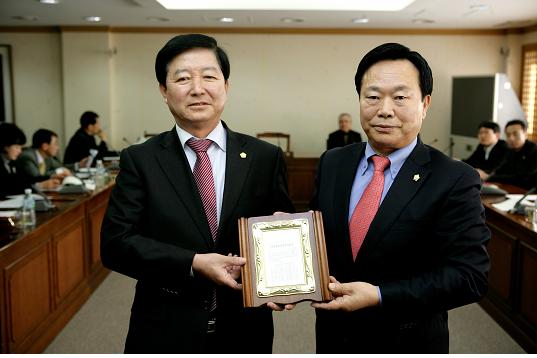 손홍섭 의원“의정봉사대상”수상