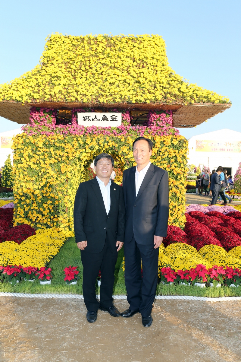 20141024-046[AP7U3670-제7회 국화전시회-낙동강.JPG