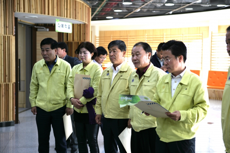 20141106-077[345M2363-제191회 임시회 기획행정위원회 탄소제로 교육관 방문.JPG