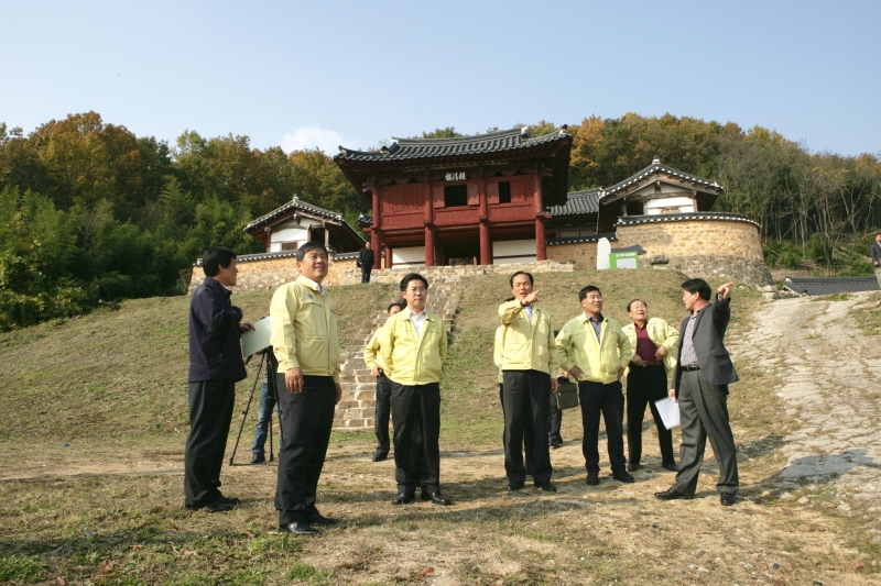 20141106-125[345M2492-제191회 임시회 기획행정위원회 선산읍 금오서원 방문.JPG