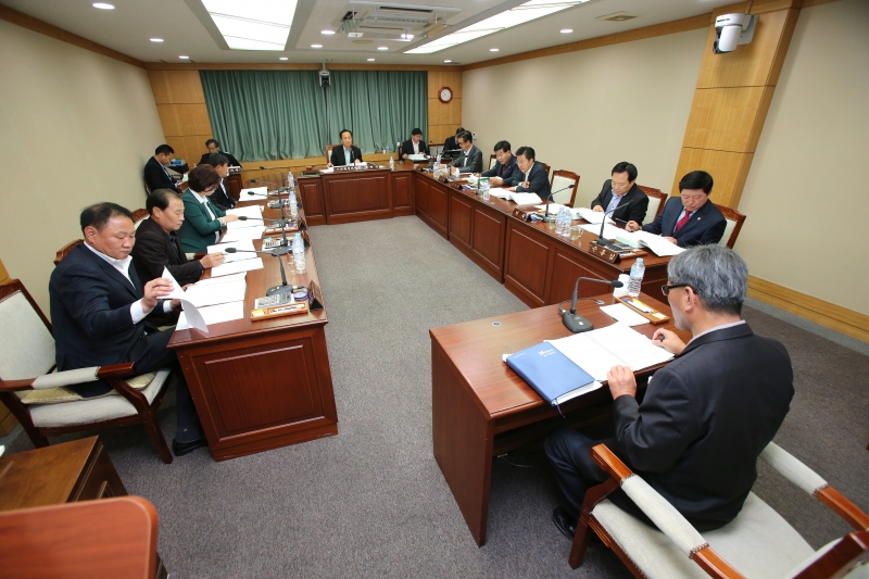 20141107-008[AP7U4541-제191회 임시회 기획행정위원회 2015년도 주요업무계획안 보고.JPG