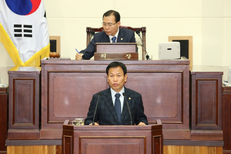 20141112-020[AP7U4821-제191회 임시회 제2차 본회의시 박교상 조사특별위원장 특별위 활동 중간보고.JPG