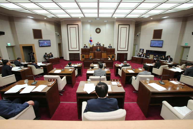 20141112-022[AP7U4824-제191회 임시회 제2차 본회의시 박교상 조사특별위원장 특별위 활동 중간보고.JPG