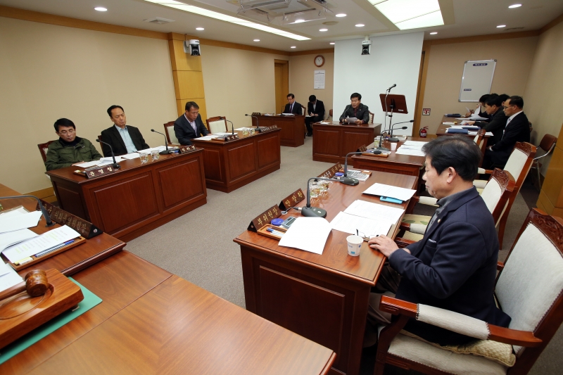 20141118-005[AP7U5186-폐회중 의회운영위원회 활동.JPG