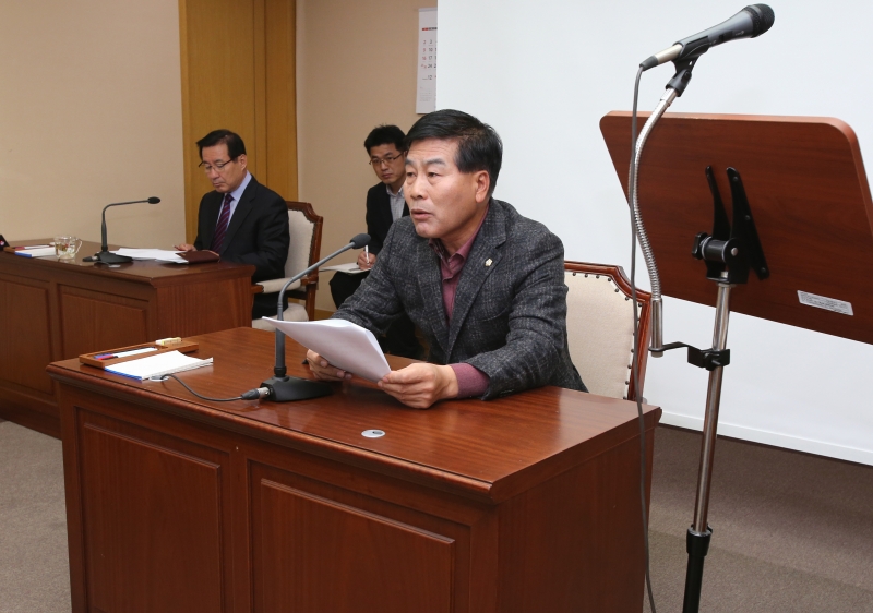 20141118-006[AP7U5190-폐회중 의회운영위원회 활동.JPG
