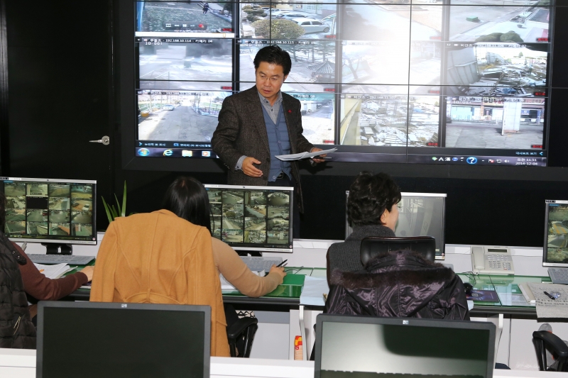 20141204-025[AP7U6740--제192회 정례회 기획행정위원회 행정사무감사차 통합관제센터 현장 방문.JPG