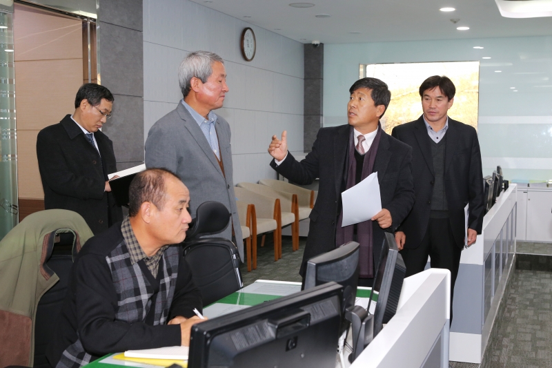 20141204-026[AP7U6741--제192회 정례회 기획행정위원회 행정사무감사차 통합관제센터 현장 방문.JPG