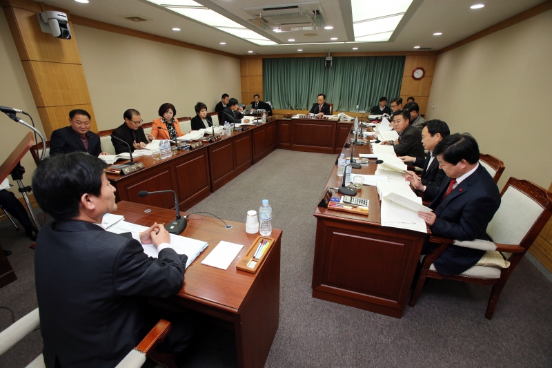 20141208-015[AP7U7150-제192회 정례회 기획행정위원회 2015년도 세입세출예산안 예비심사.JPG