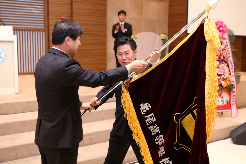 20141206-001[AP7U6968-구미고등학교 총동창회 회장 이취임식.JPG
