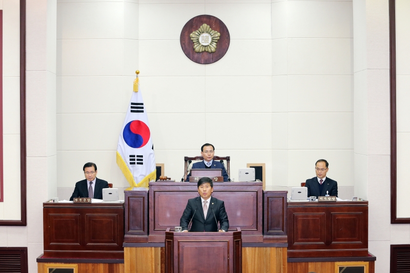 20141217-007[AP7U7573-제192회 정례회 제3차 본회의시 양진오 의원 시정질문.JPG