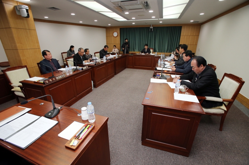 20150212-024[AP7U8930-제193회 임시회 산업건설위원회 조례안 심사활동 .JPG