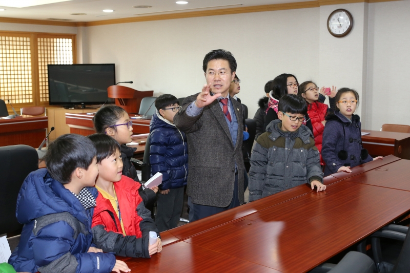 20150224-040[AP7U9268-원호한누리타운 새마을문고 어린이및학부모 의회방문.JPG