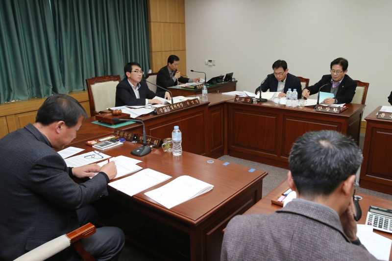 20150304-035[AP7U9498-제194회 임시회 산업건설위원회 조례안 심사활동.JPG