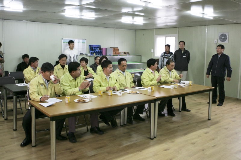 20150406-001[345M8601-제195회 임시회 기획행정위원회 옥성면 시립화장장 공사현장 방문.JPG