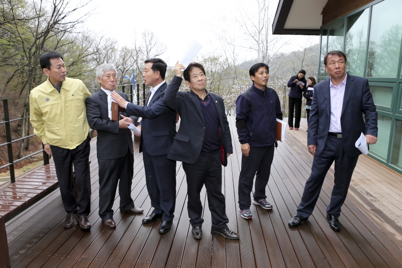20150406-116[AP7U1293-제195회 임시회 산업건설위원회 구미 옥성자연휴양림 방문.JPG