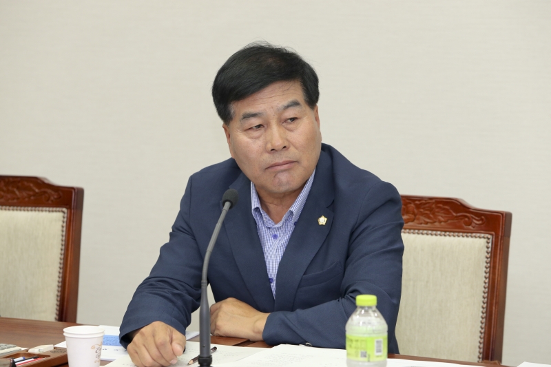 20150603-027[AP7U5735-제196회 임시회시 기획행정위원회 조례안 심사활동.JPG