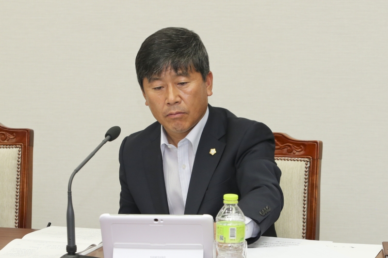 20150603-033[AP7U5744-제196회 임시회시 기획행정위원회 조례안 심사활동.JPG