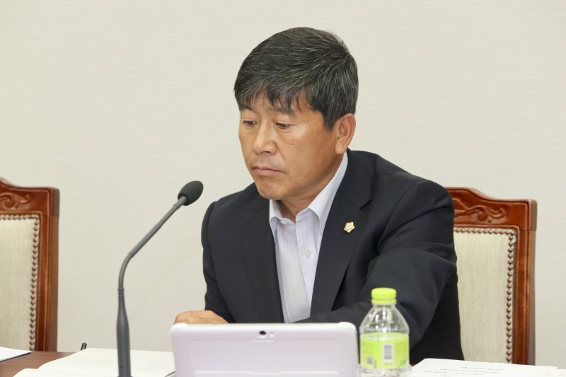 20150603-035[AP7U5747-제196회 임시회시 기획행정위원회 조례안 심사활동.JPG