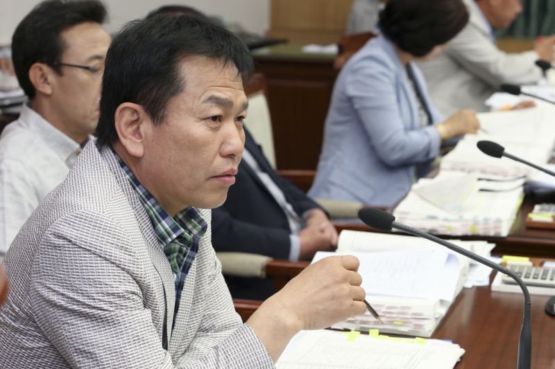 20150609-012[AP7U6865-제196회 임시회시 예산결산특별위원회 2015년도 제1회 추가경정예산안 심사활동.JPG