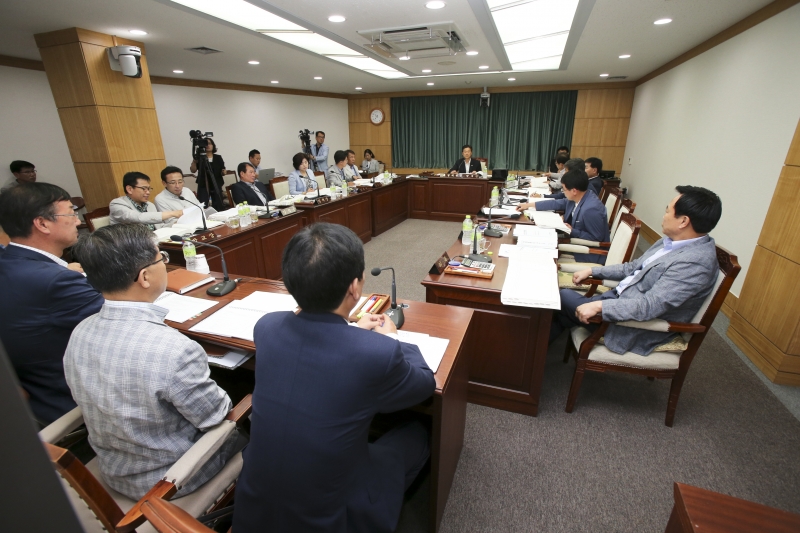 20150609-018[AP7U6879-제196회 임시회시 예산결산특별위원회 2015년도 제1회 추가경정예산안 심사활동.JPG