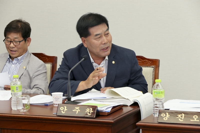 20150609-027[AP7U6897-제196회 임시회시 예산결산특별위원회 2015년도 제1회 추가경정예산안 심사활동.JPG