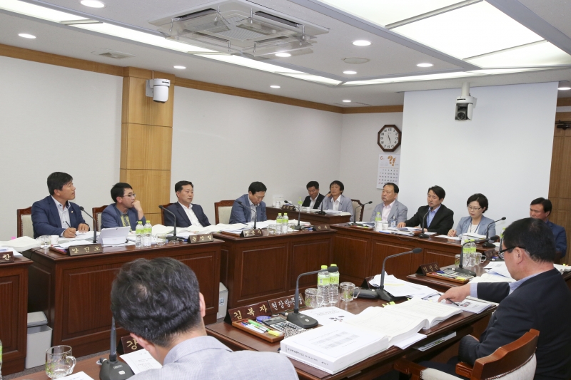 20150610-019[AP7U6986-제196회 임시회시 예산결산특별위원회 2015년도 제1회 추가경정예산안 심사활동.JPG