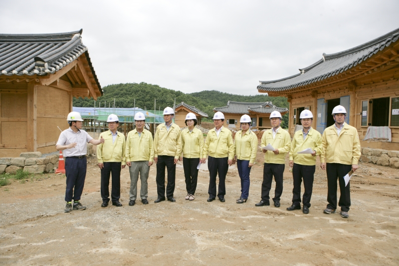 20150710-041[345M9783-제197회 정례회 기획행정위원회 신라불교문화 초전지 공사현장 방문.jpg