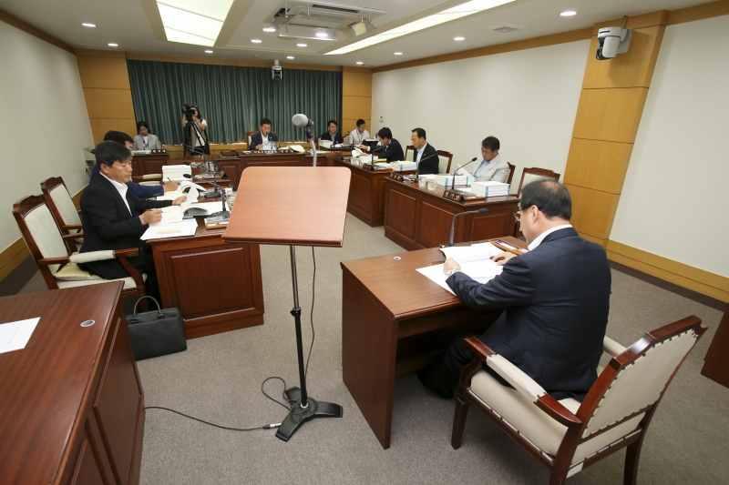 20150714-003[AP7U8133-제197회 정례회 의회운영위원회 2014회계연도 세입세출결산승인안 예비심사활동.JPG