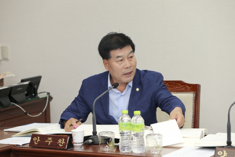 20150716-035[AP7U8463-제197회 정례회 예산결산위원회 2014회계연도 세입세출결산승인안 심사활동.JPG