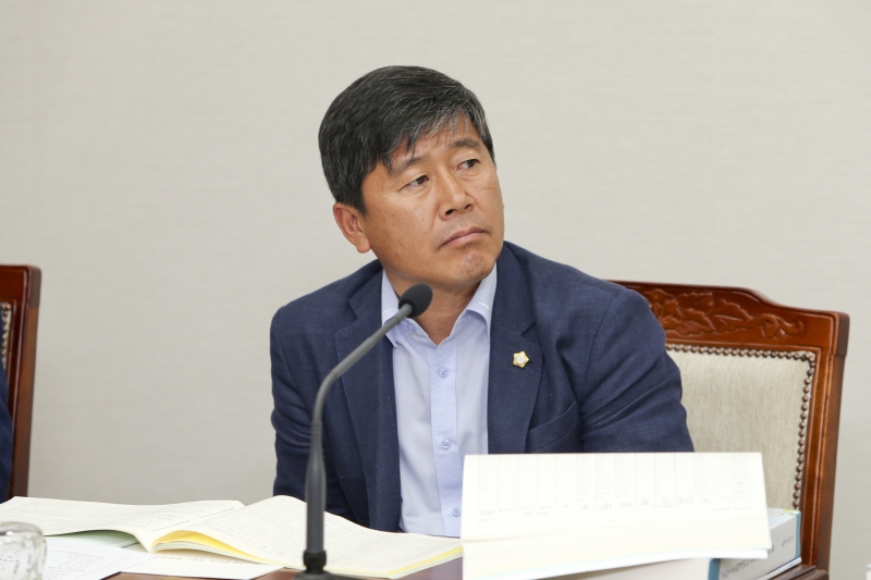 20150717-006[AP7U8571-제197회 정례회 예산결산위원회 2014회계연도 세입세출결산승인안 심사활동.JPG