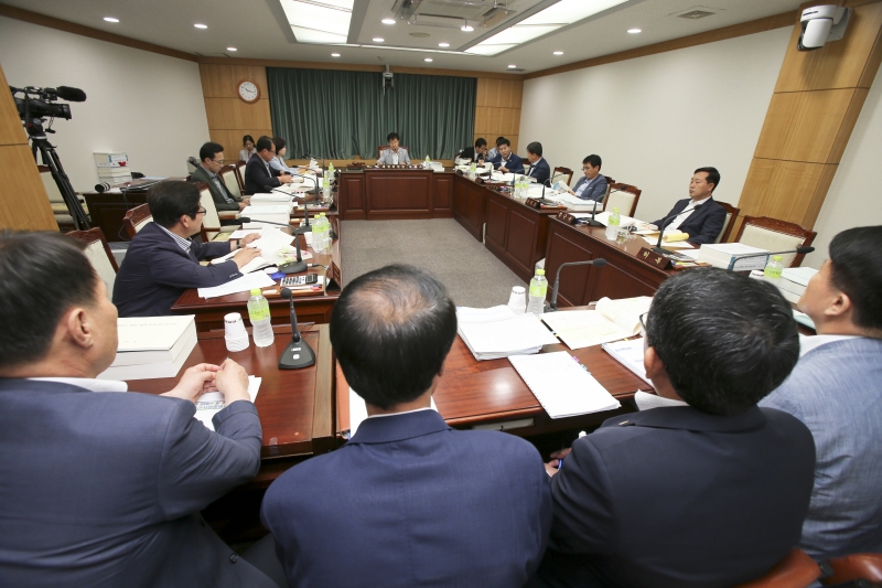 20150717-014[AP7U8590-제197회 정례회 예산결산위원회 2014회계연도 세입세출결산승인안 심사활동.JPG