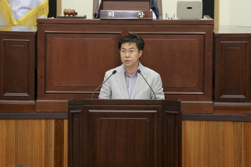 20150721-103[AP7U9141-제197회 정례회 제2차 본회의시 강승수 예산결산특별위원장 예산결산특별위원회 활동 결과보고.JPG