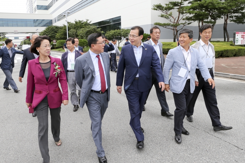 20150723-051AP7U9310-구미시와 LG디스플레이(주) 투자양해각서 체결식 .JPG