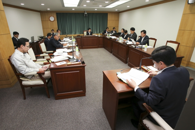 20151020-068[AP7U7272-제199회 임시회 산업건설위원회 조례심사 활동.jpg