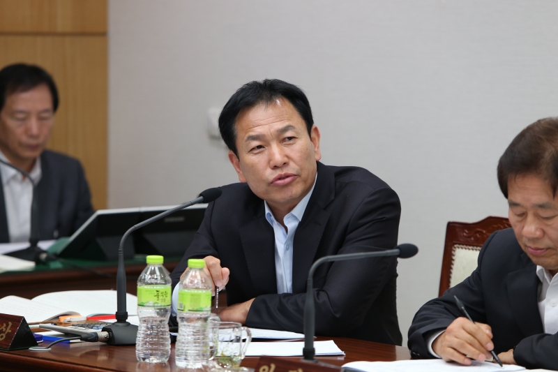 20151020-070[AP7U7334-제199회 임시회 산업건설위원회 조례심사 활동.JPG