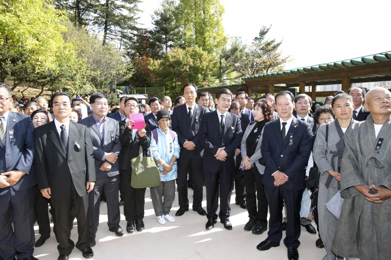 20151026-016[AP7U7880-박정희 대통령 36주기 추도식.jpg