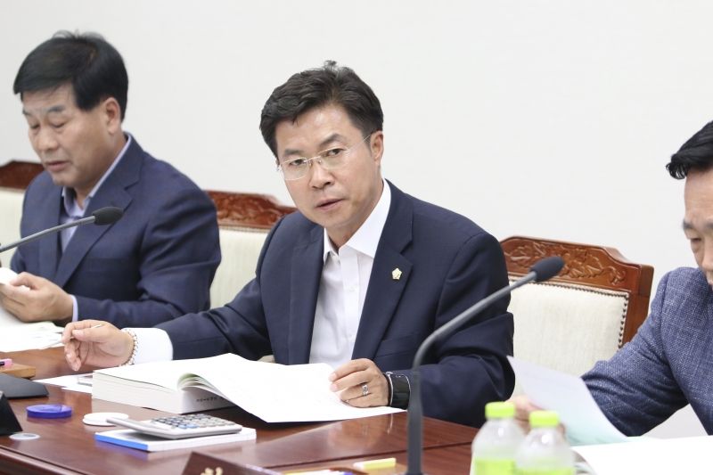 20151027-079[IMG_8070-제199회 임시회 기획행정위원회 2016년도 주요업무계획안 보고 청취.jpg