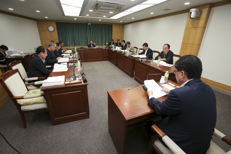 20151029-006[AP7U8236-제199회 임시회 산업건설위원회 2016년도 주요업무계획안 보고 청취.jpg
