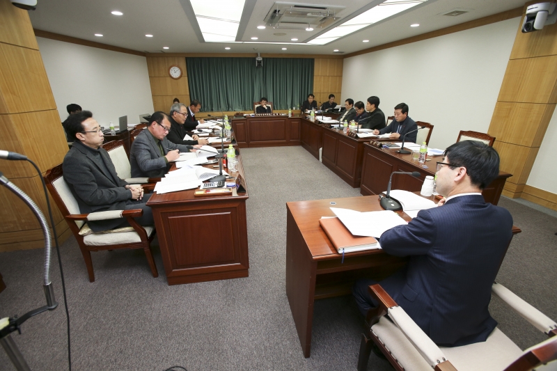 20151218-020[AP7U3375-제200회 정례회 산업건설위원회 조례안 심사활동.jpg