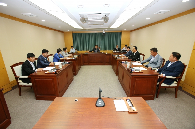 20140708-018[AP7U5883-폐회중 의회운영위원회 활동.JPG