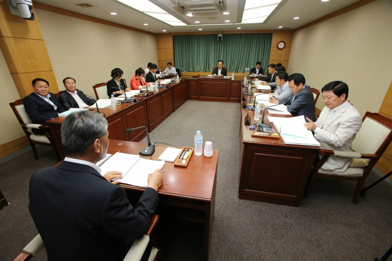 20140717-046[AP7U6364-제189회 임시회 기획행정위원회 소관 2014년도  주요업무계획 보고 청취.JPG