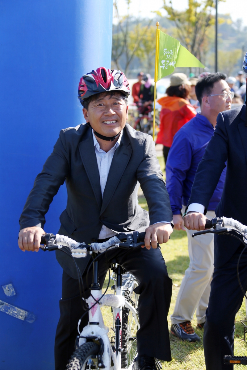 20141011-039[AP7U2240-제6회 구미시민 녹색자전거 대행진.JPG