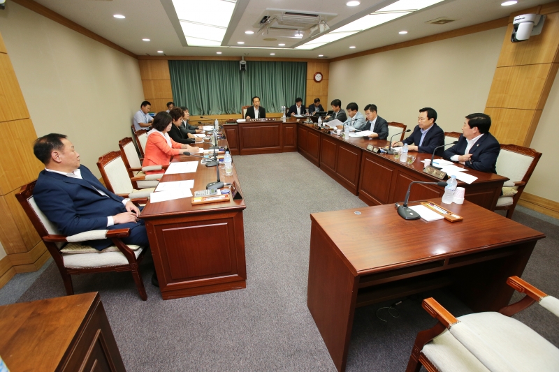 20140819-005[AP7U8219-폐회중 기획행정위원회 간담회-솔장애인복지시설 관련 업무청취.JPG