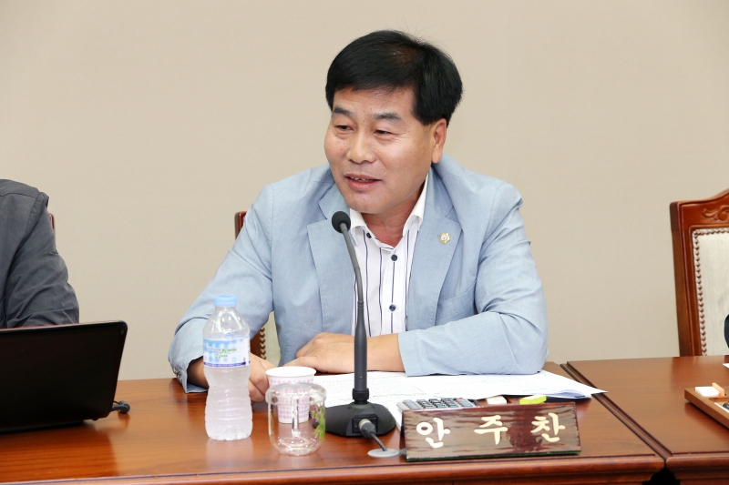 20140819-022[AP7U8267-폐회중 기획행정위원회 간담회-솔장애인복지시설 관련 업무청취.JPG