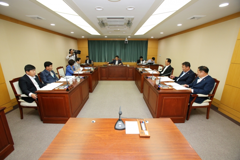 20140827-014[AP7U8537-폐회중 의회운영위원회 활동.JPG