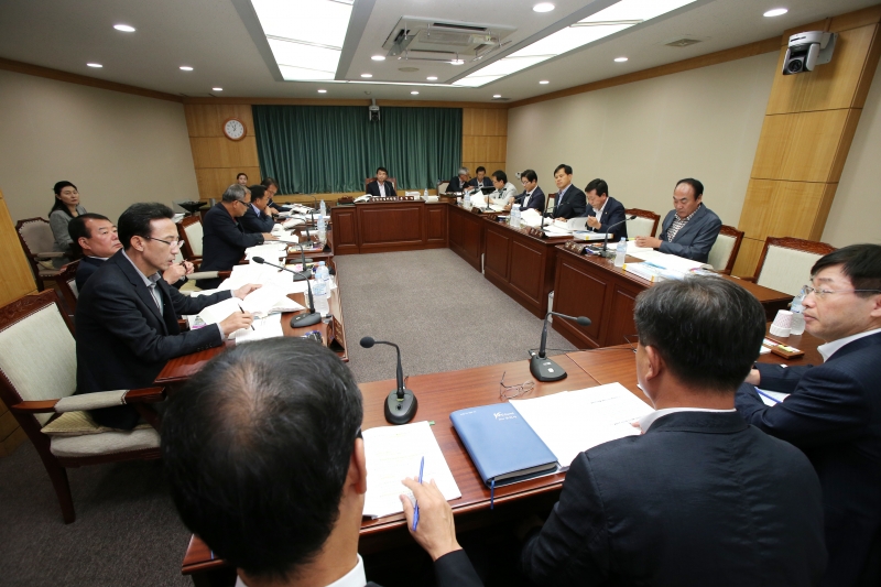 20140902-082[AP7U9275-제190회 제1차 정례회 산업건설위원회 소관 2013회계년도 세입세출결산승인안 예비심사 활동 .JPG