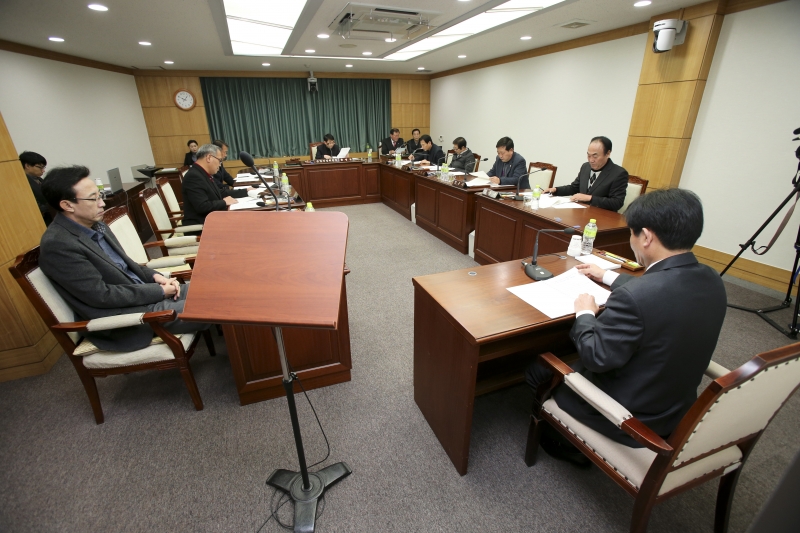 20160201-024[AP7U5292-제201회 임시회 산업건설위원회 조례안 심사활동.jpg