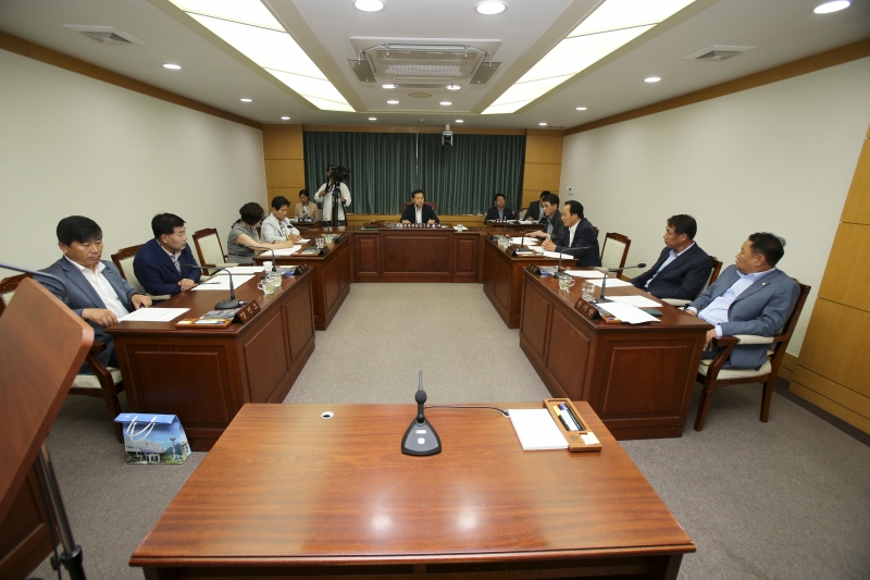 20160623-007[AP7U1992-폐회중 의회운영위원회 활동.jpg