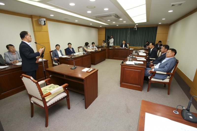 20160623-009[AP7U1997-폐회중 의회운영위원회 활동.jpg