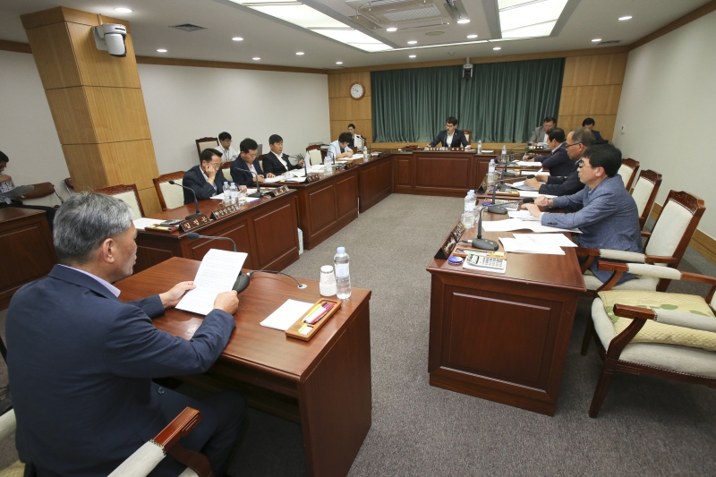20160708-017[AP7U2549-제206회 정례회 산업건설위원회 조례안 심사활동.jpg